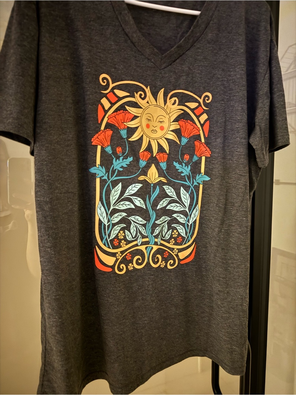 Women’s Graphic Short Sleeve Shirts (Lot of 3) - Size XLarge - Picture 3 of 5
